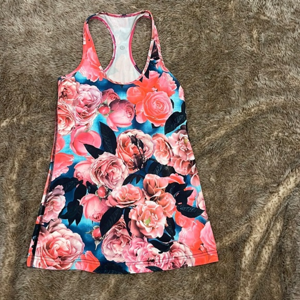 Lululemon tank top